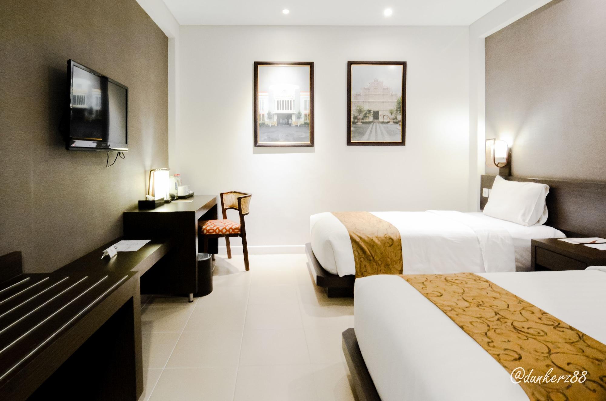 Tasneem Hotel Malioboro ยอกยาการ์ตา ภายนอก รูปภาพ