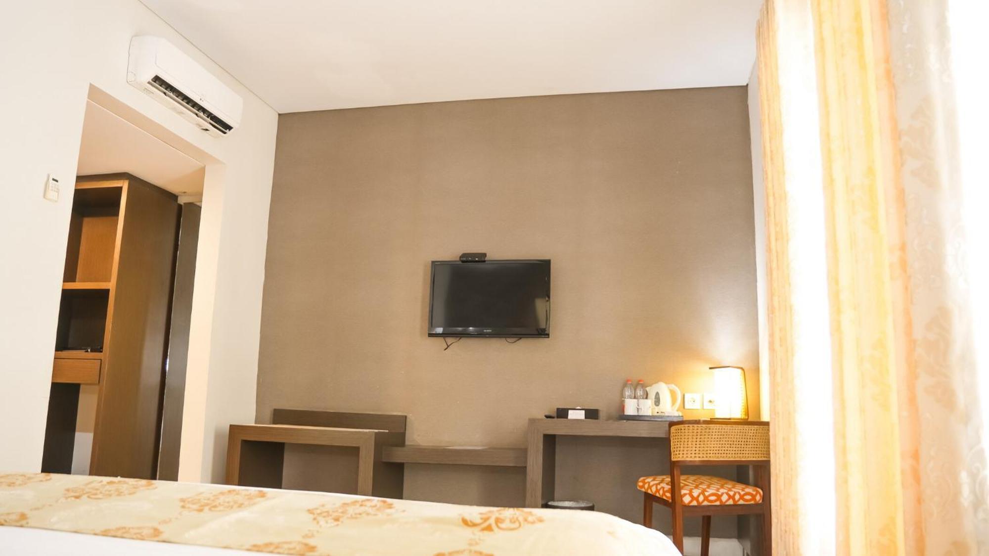 Tasneem Hotel Malioboro ยอกยาการ์ตา ภายนอก รูปภาพ